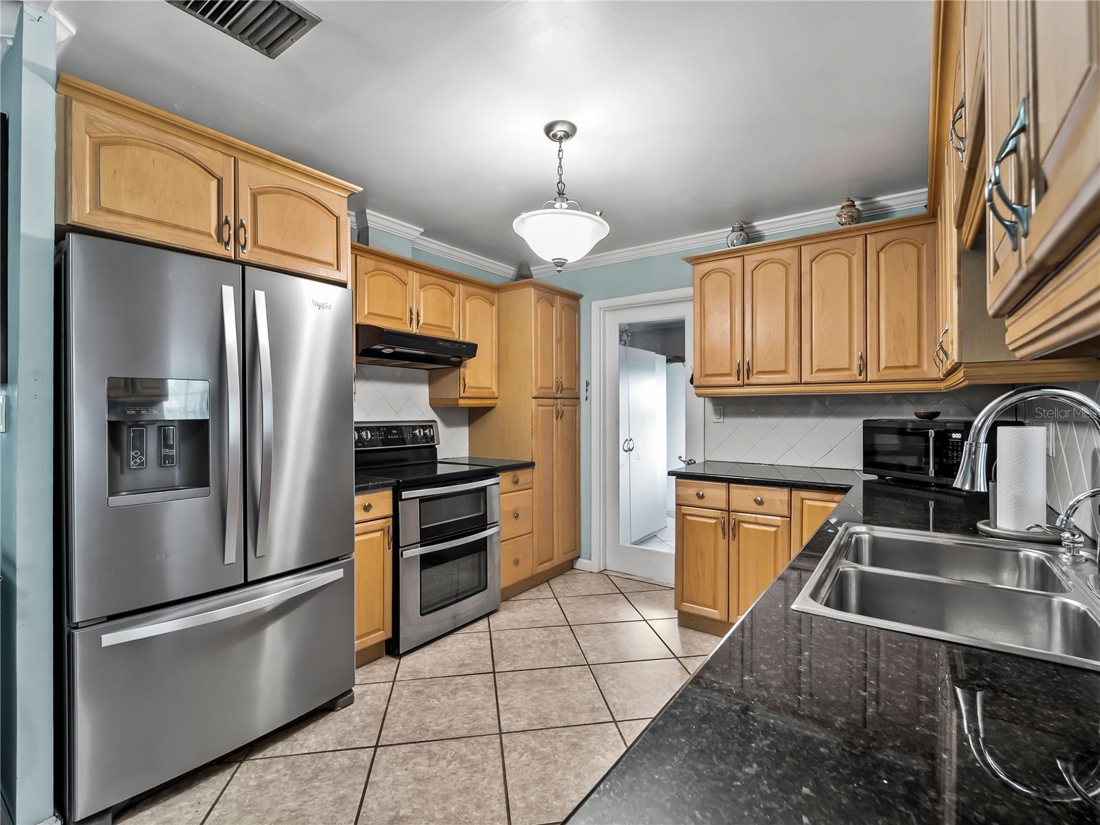 8551 PICKWICK RD — photo 14