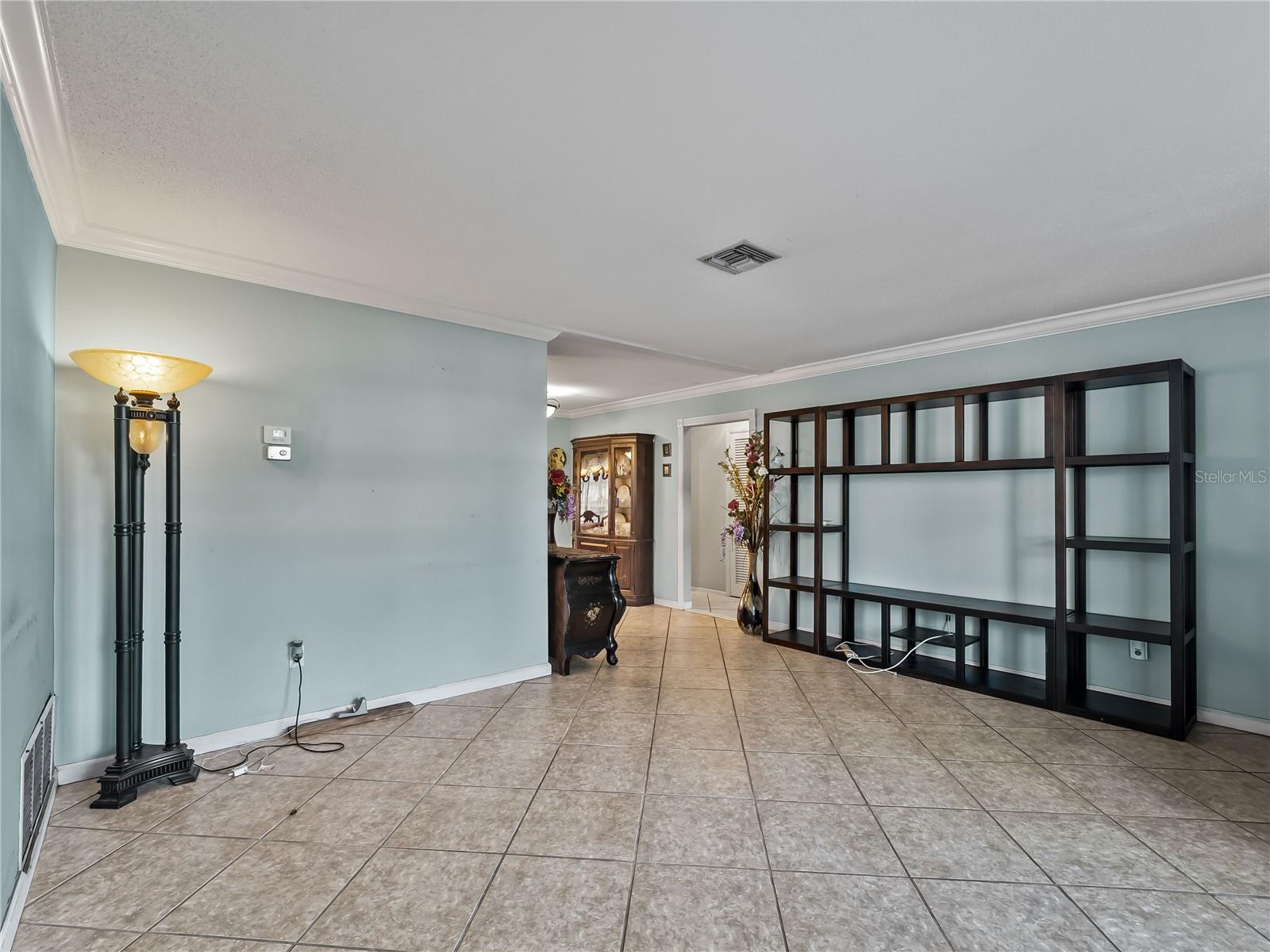 8551 PICKWICK RD — photo 10