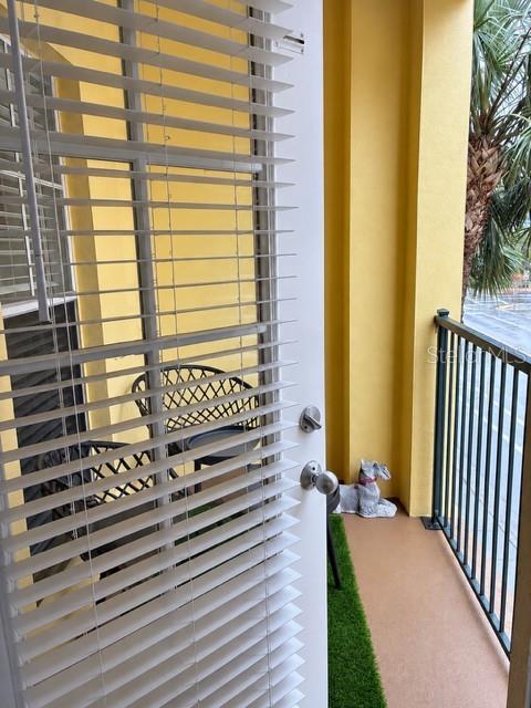 2410 W AZEELE ST #222 — photo 9