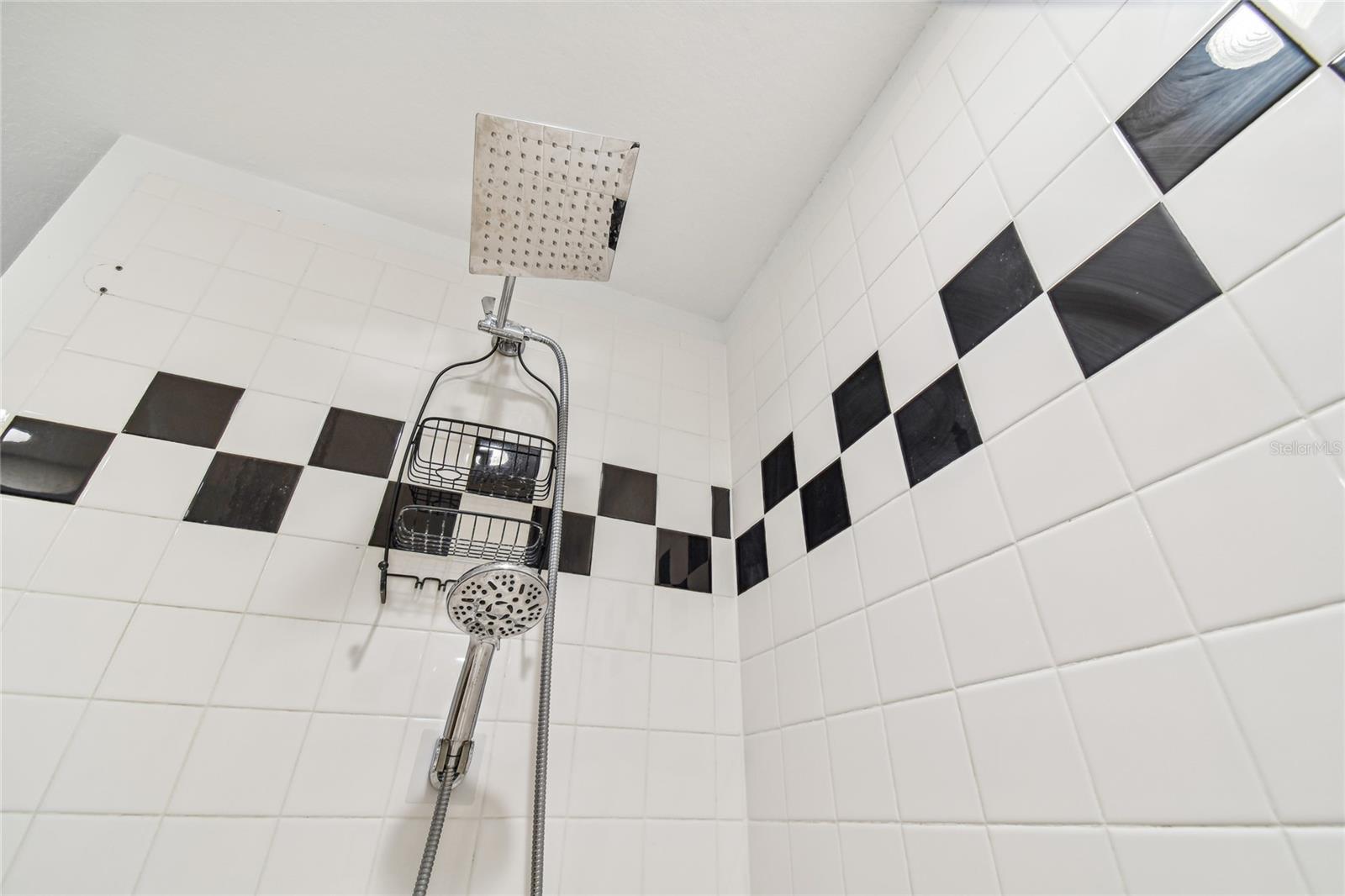2410 W AZEELE ST #222 — photo 22