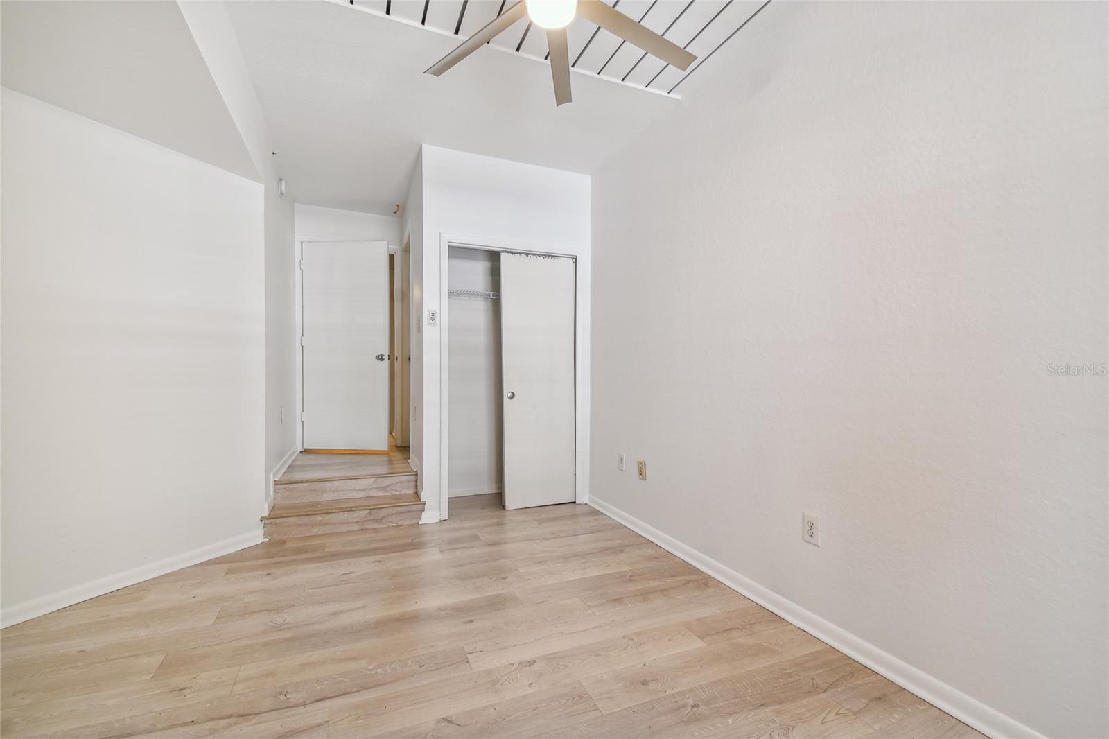 2410 W AZEELE ST #222 — photo 19