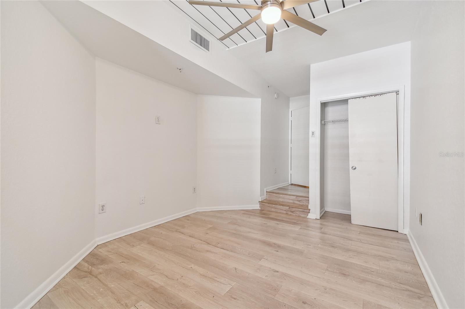2410 W AZEELE ST #222 — photo 17