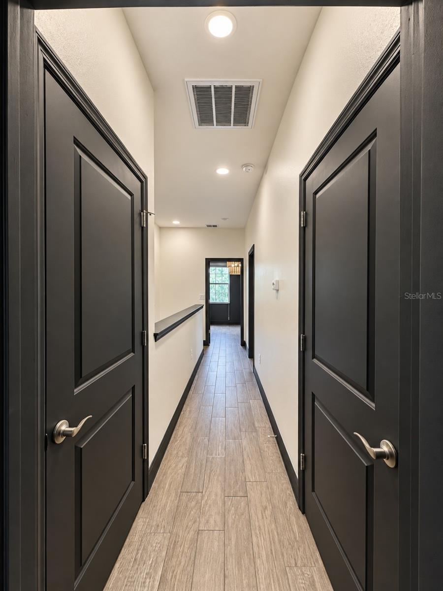 331 N TRASK ST — photo 7
