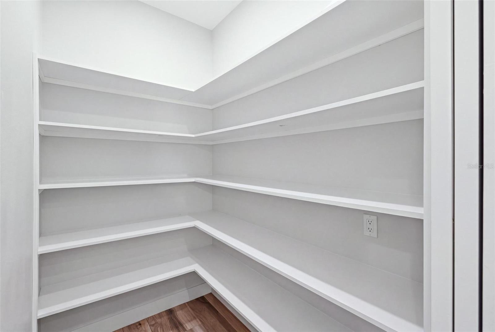 5731 GIFFEN AVE — photo 25
