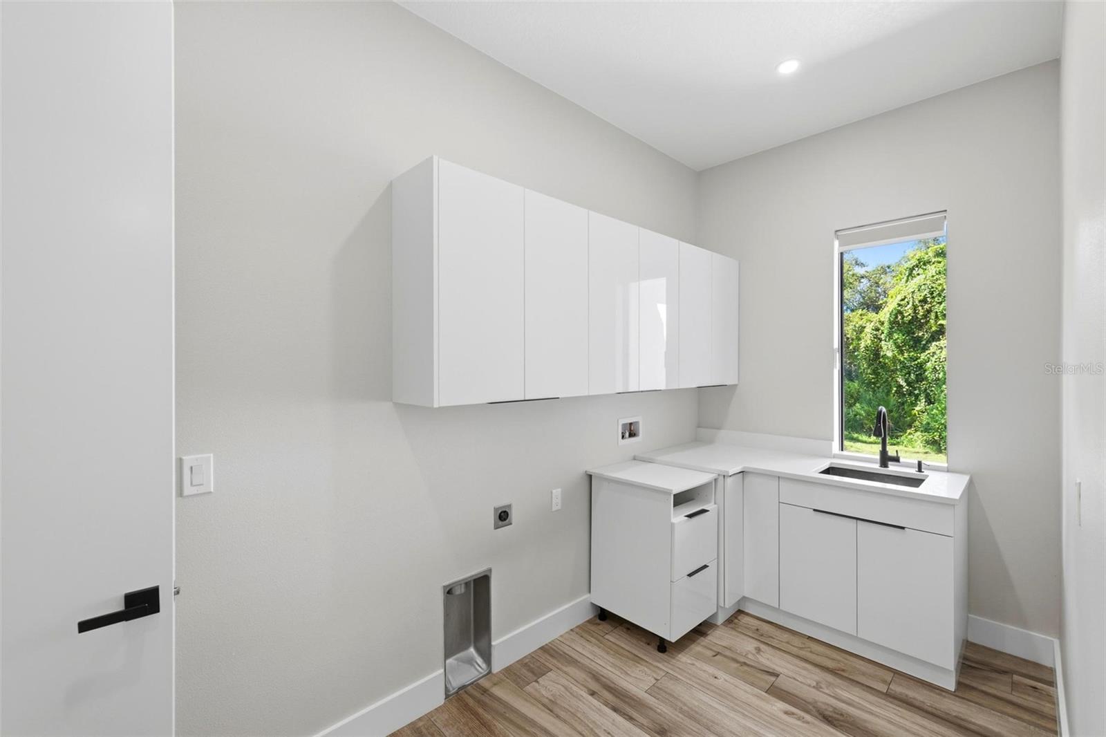 5731 GIFFEN AVE — photo 47