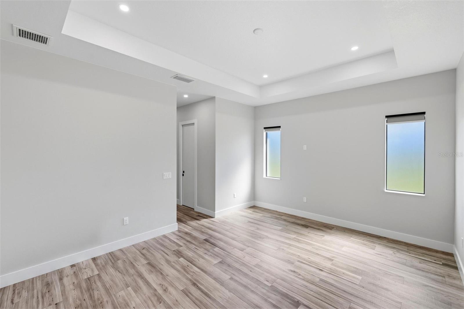 5731 GIFFEN AVE — photo 29