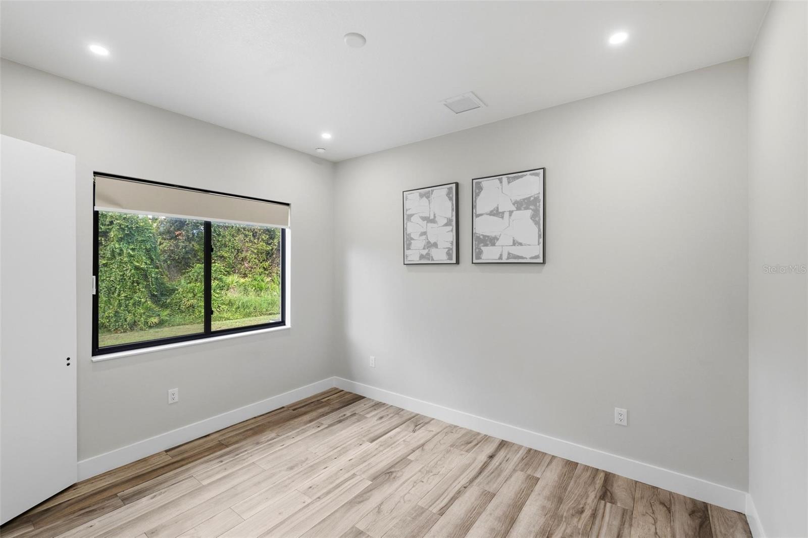 5731 GIFFEN AVE — photo 36