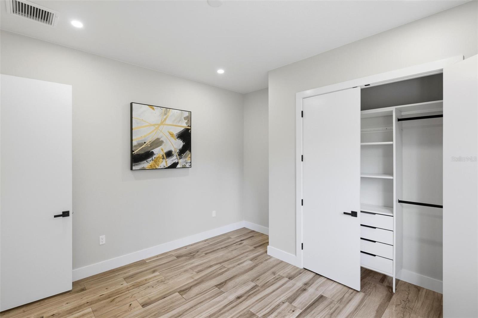 5731 GIFFEN AVE — photo 39