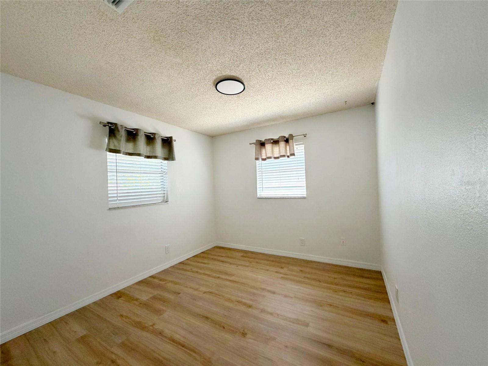 615 2ND AVE NE #B — photo 14