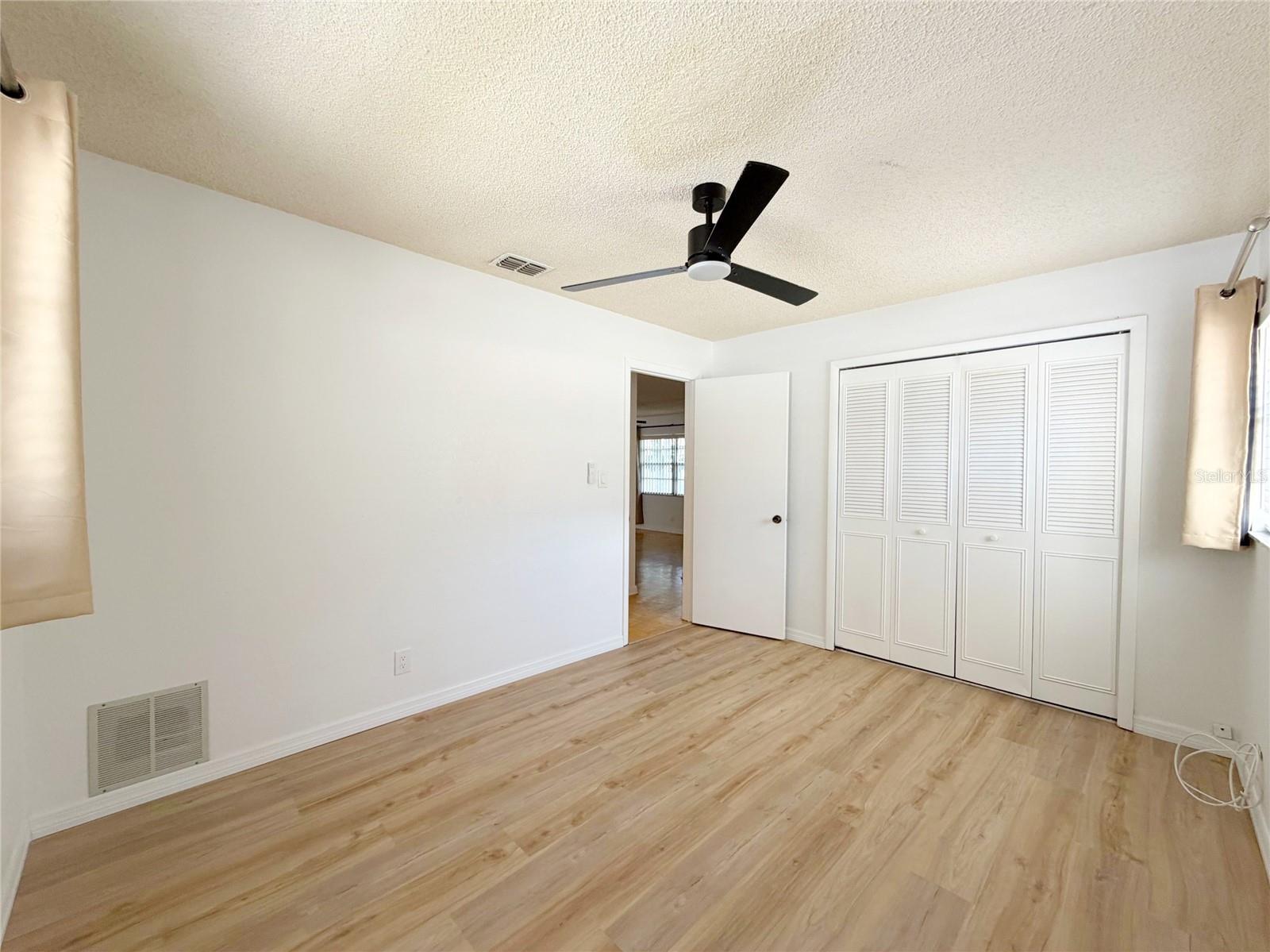 615 2ND AVE NE #B — photo 16