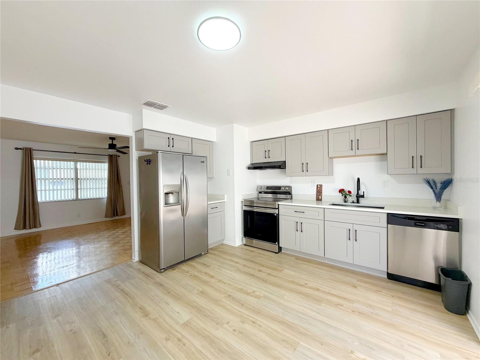 615 2ND AVE NE #B — photo 8