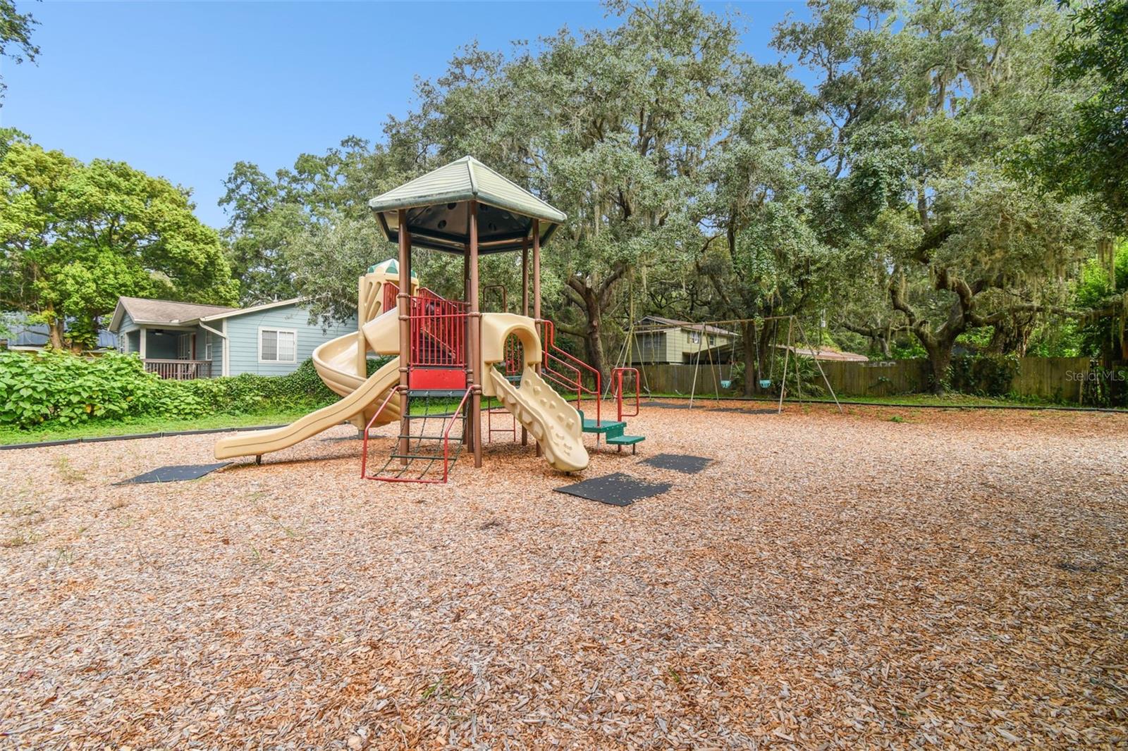 1922 BEACHWAY LN — photo 48