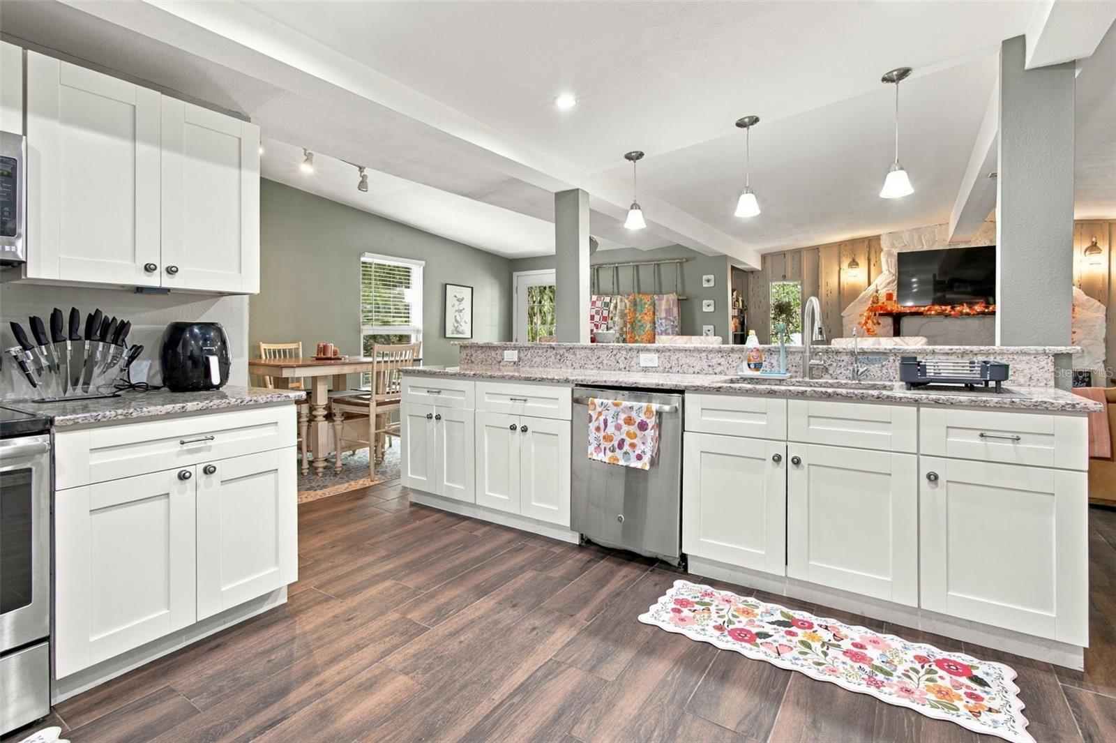 1922 BEACHWAY LN — photo 21
