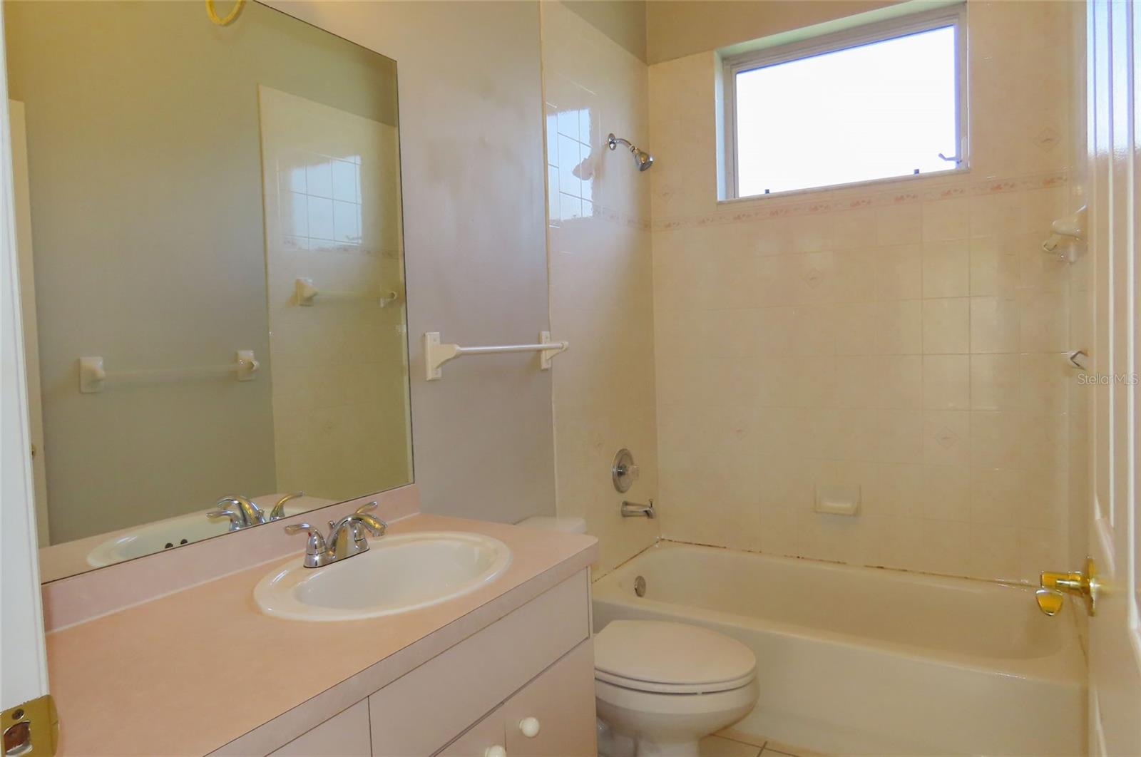 1801 MAPLELEAF BLVD — photo 32