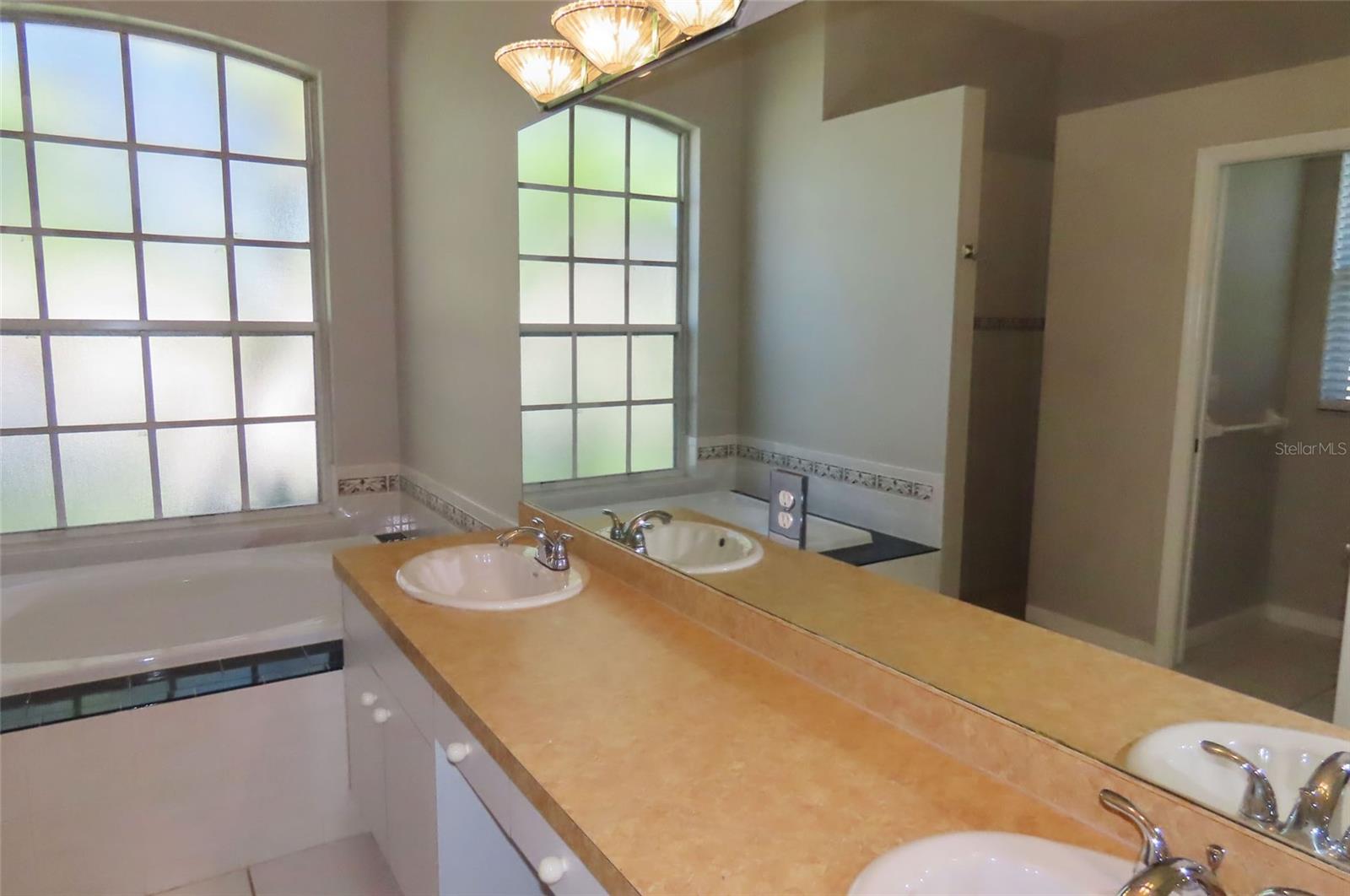 1801 MAPLELEAF BLVD — photo 12