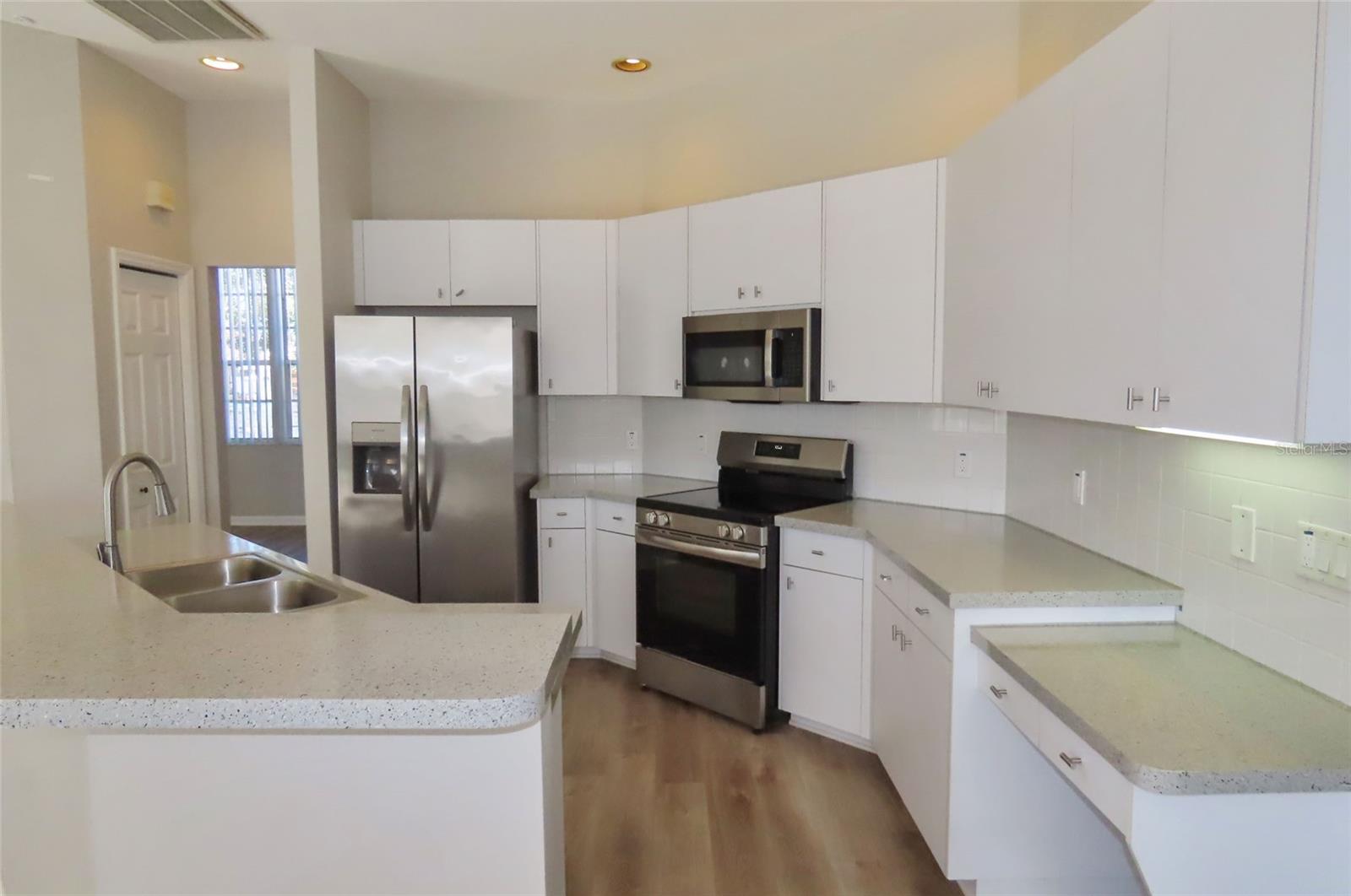 1801 MAPLELEAF BLVD — photo 26