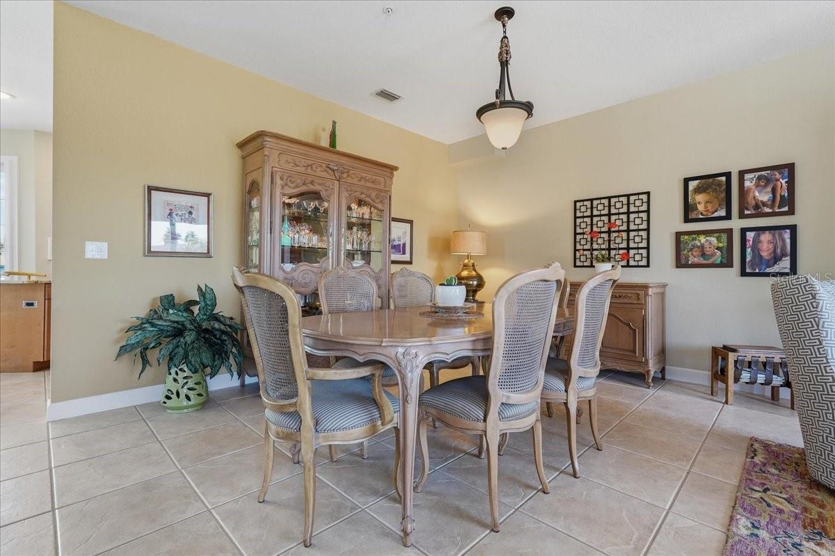 101 SHOALS CIR — photo 23