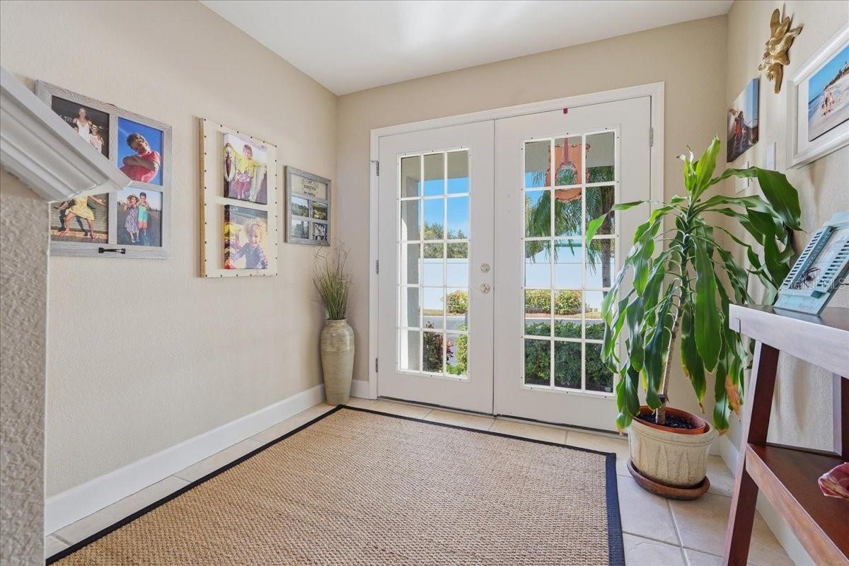 101 SHOALS CIR — photo 10