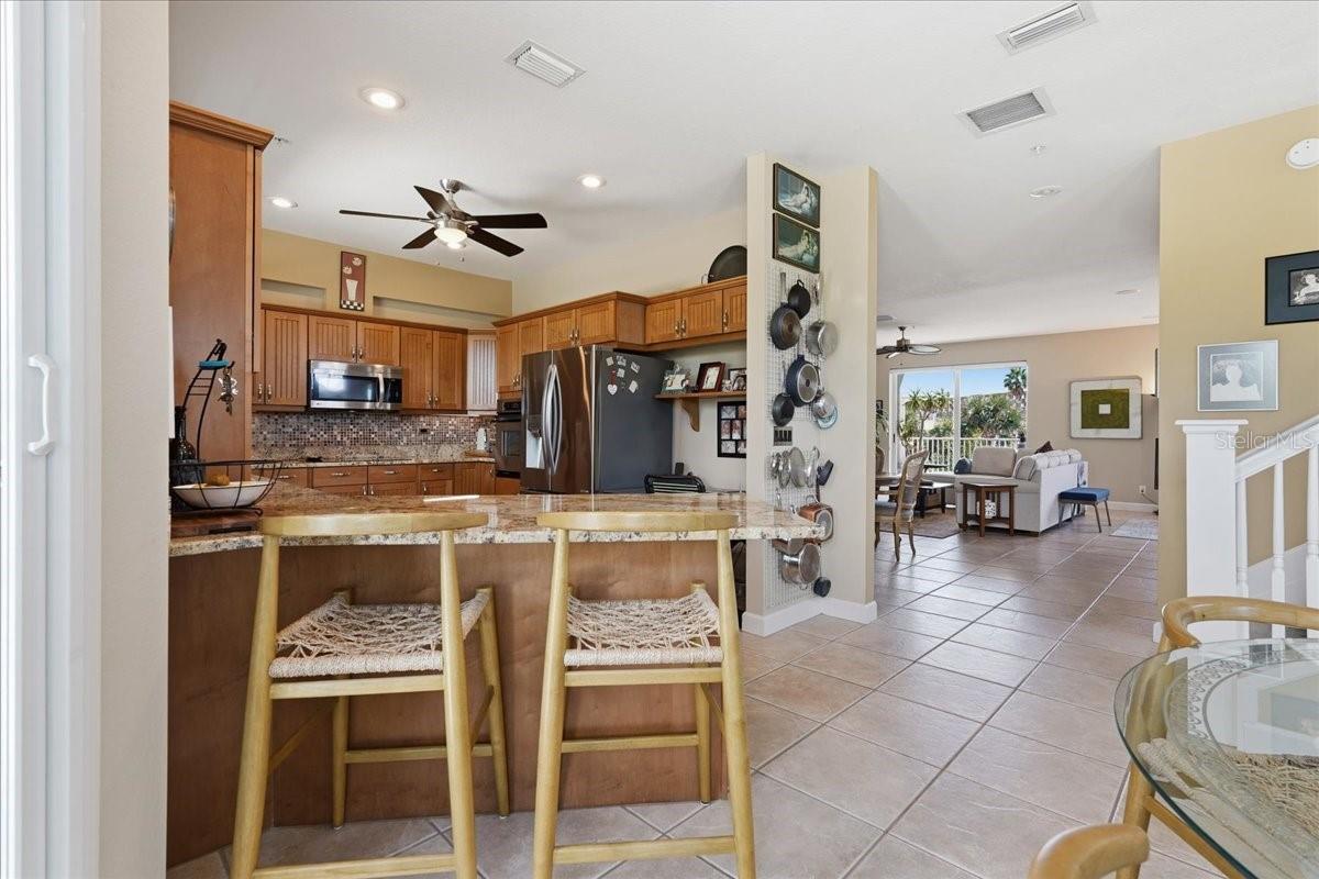 101 SHOALS CIR — photo 33
