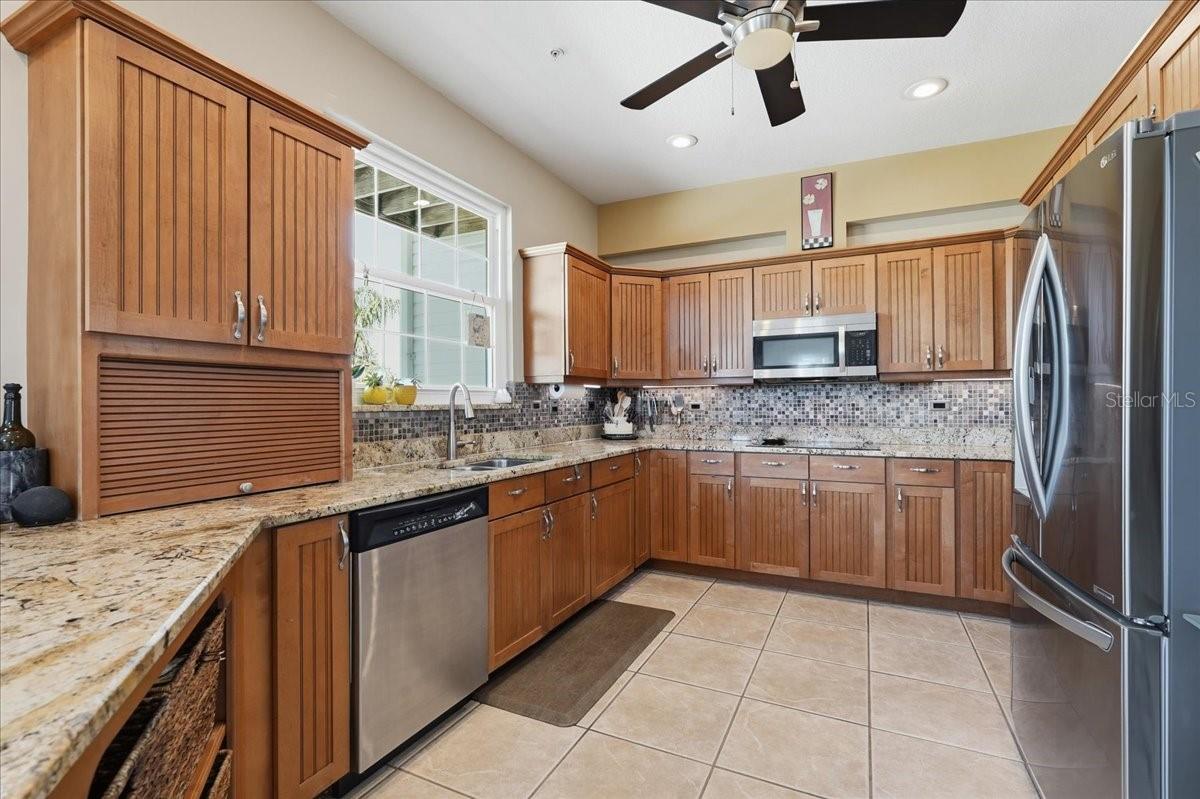 101 SHOALS CIR — photo 27