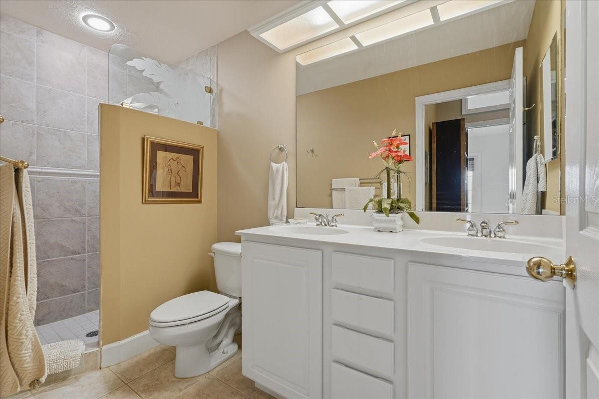 101 SHOALS CIR — photo 63