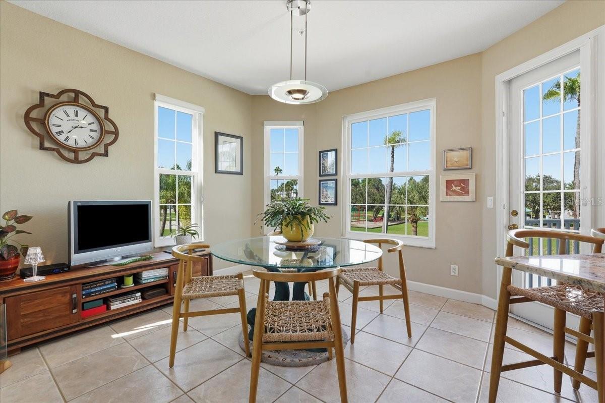 101 SHOALS CIR — photo 34