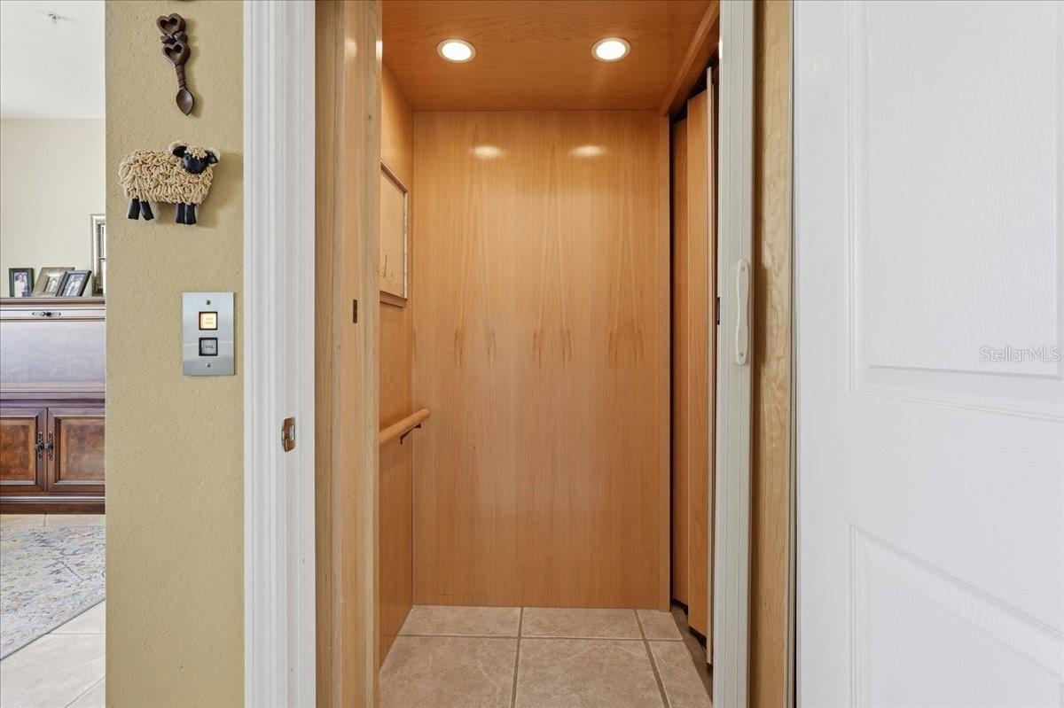 101 SHOALS CIR — photo 4