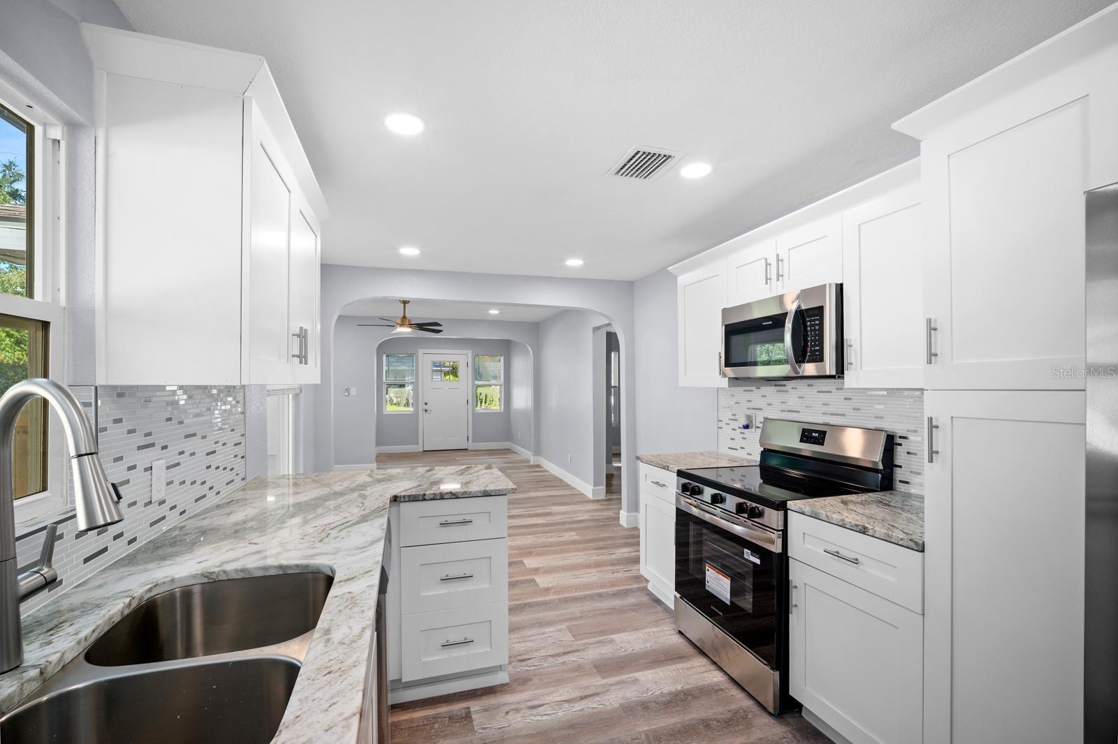 1319 E NORFOLK ST — photo 12