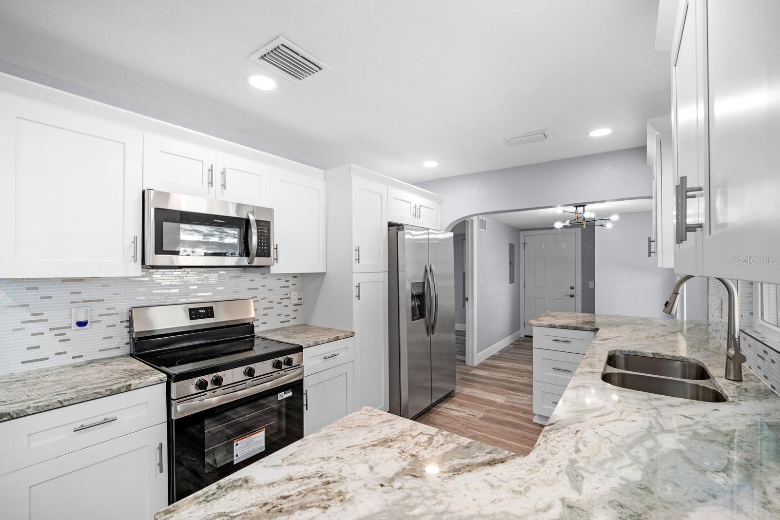1319 E NORFOLK ST — photo 11
