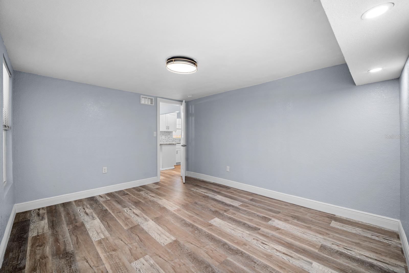 1319 E NORFOLK ST — photo 19