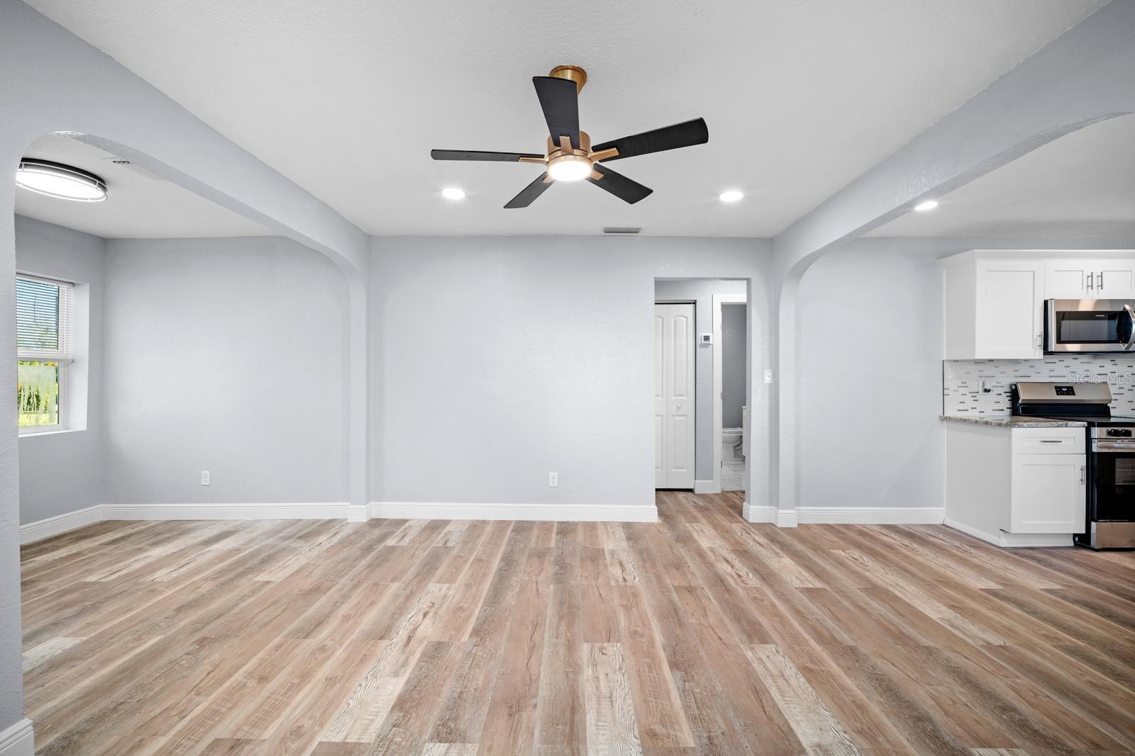1319 E NORFOLK ST — photo 9