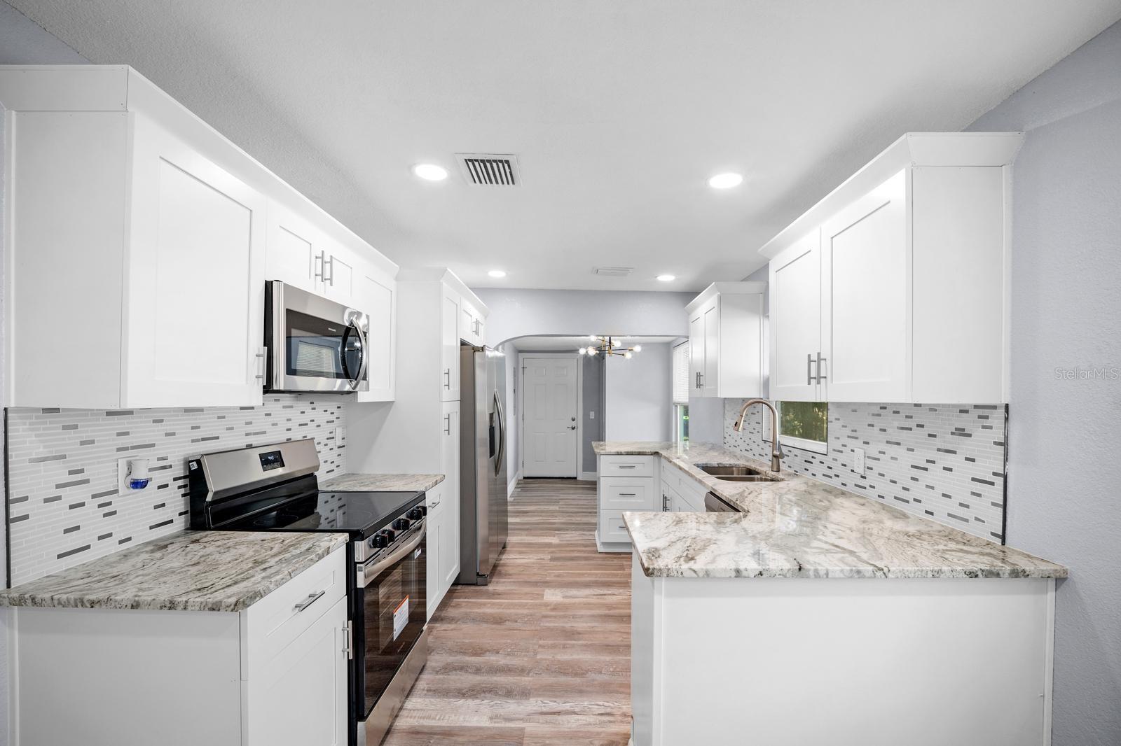 1319 E NORFOLK ST — photo 10