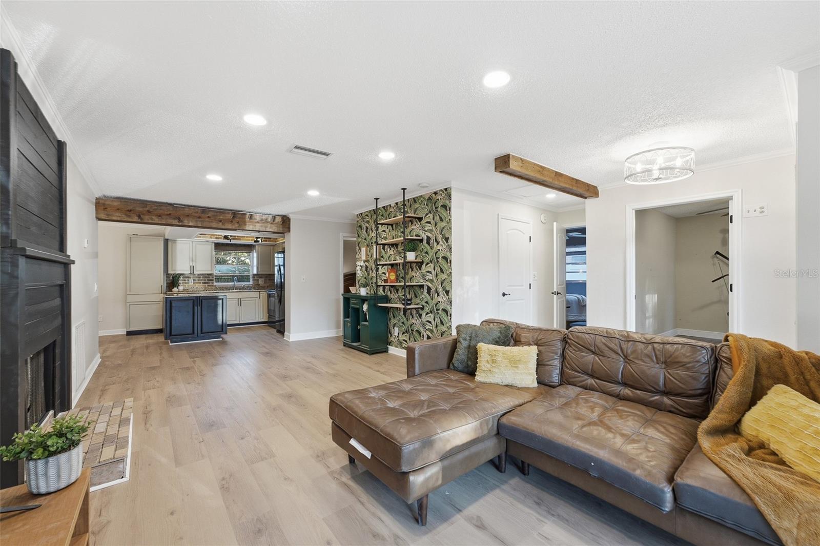 9627 HIDDEN OAKS CIR — photo 10