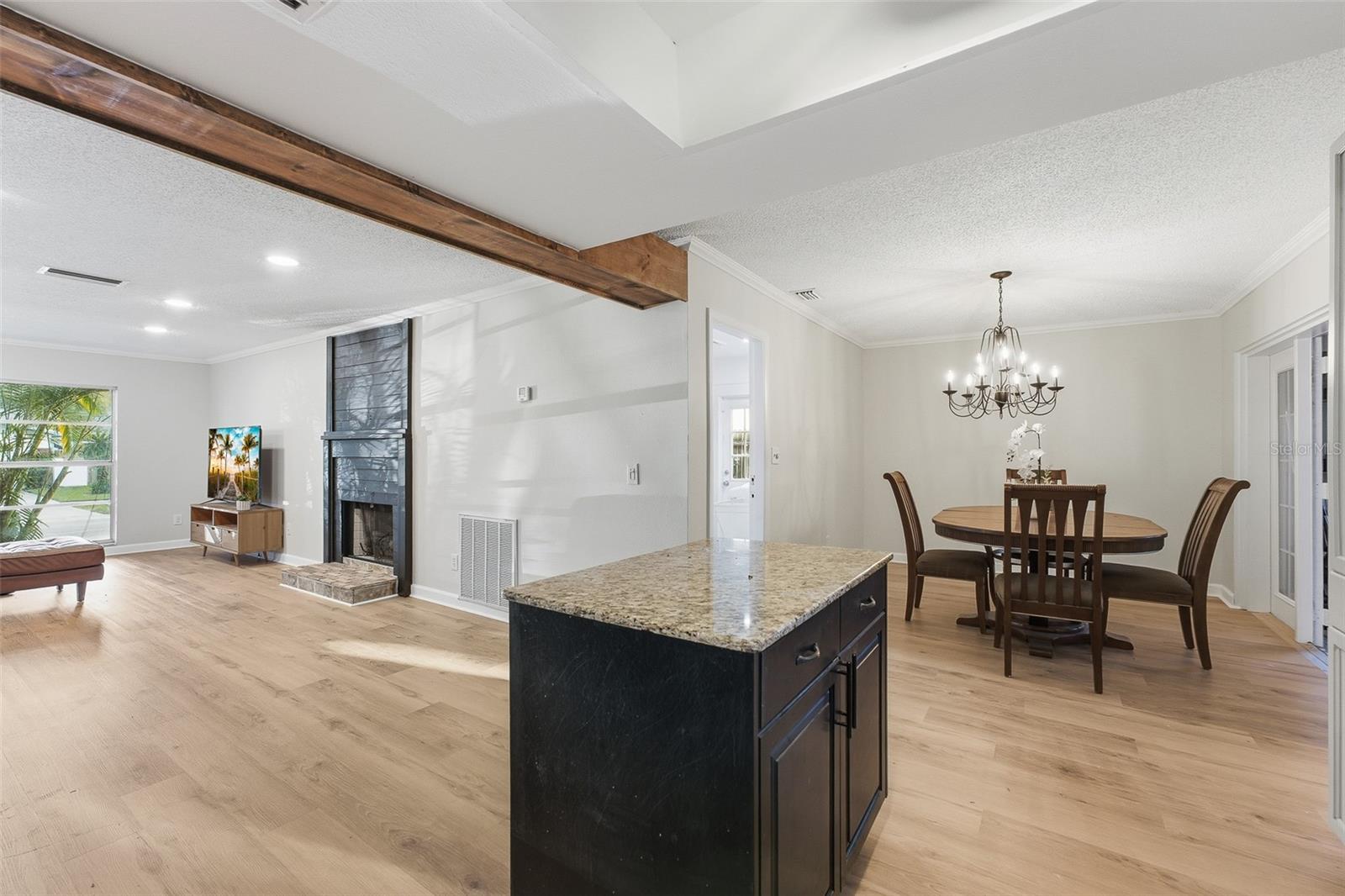 9627 HIDDEN OAKS CIR — photo 22