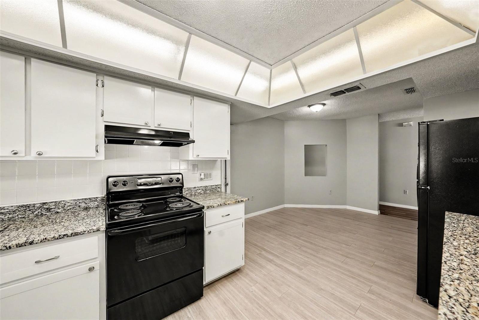 4307 WOOD TRAIL BLVD — photo 4