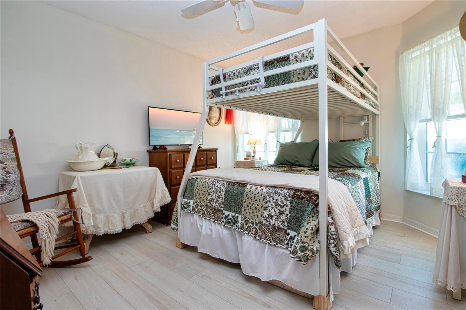 2001 GARDENIA LANDINGS LN — photo 40