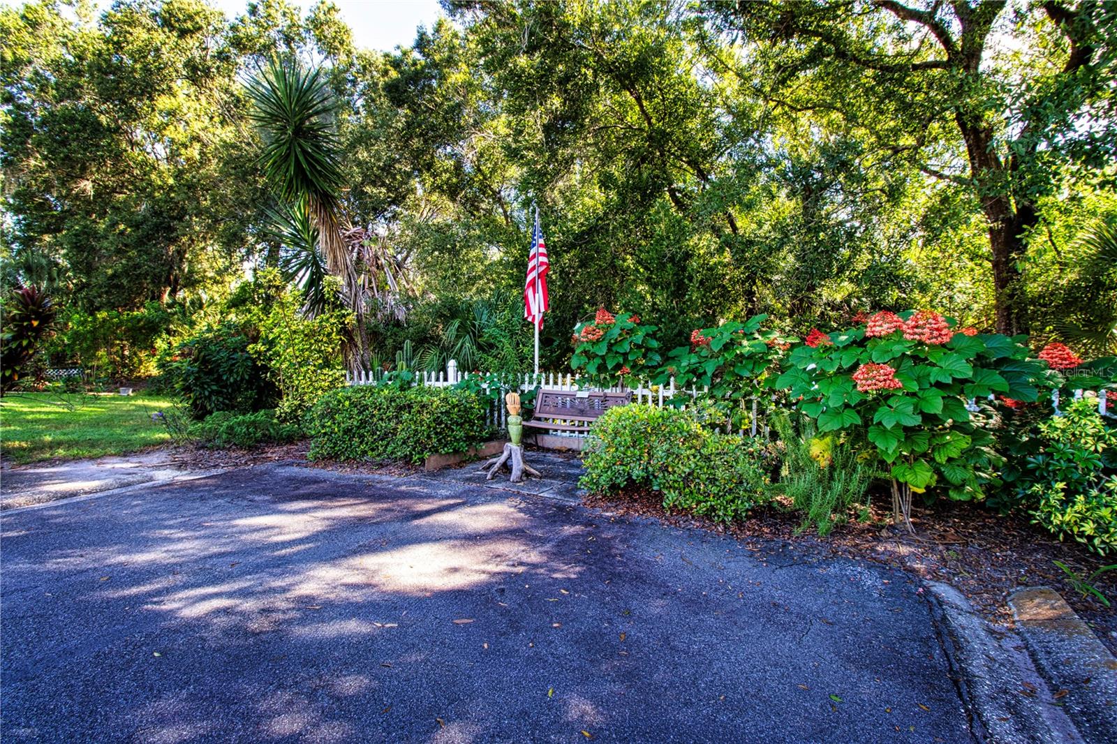 2001 GARDENIA LANDINGS LN — photo 52