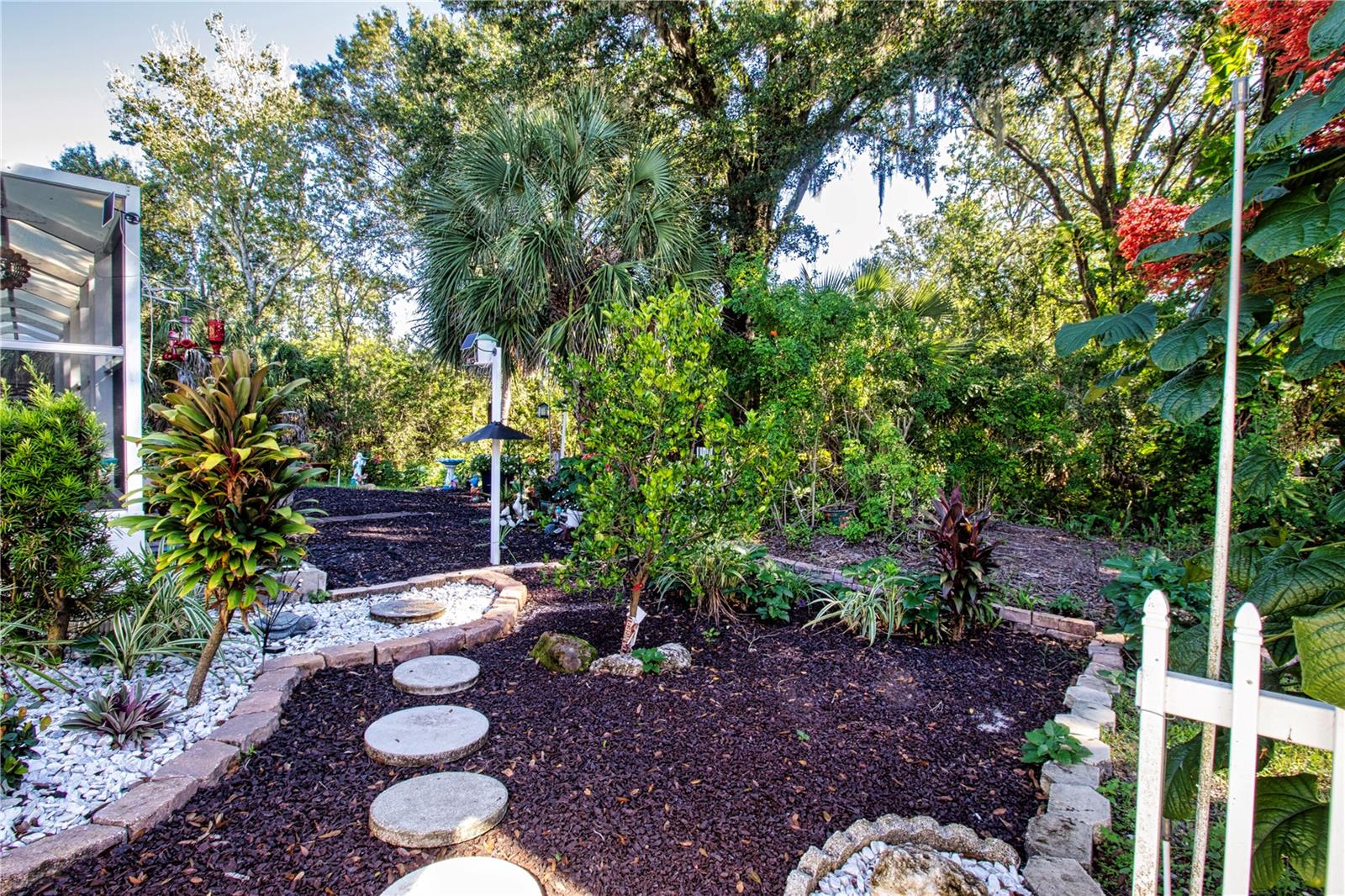 2001 GARDENIA LANDINGS LN — photo 49