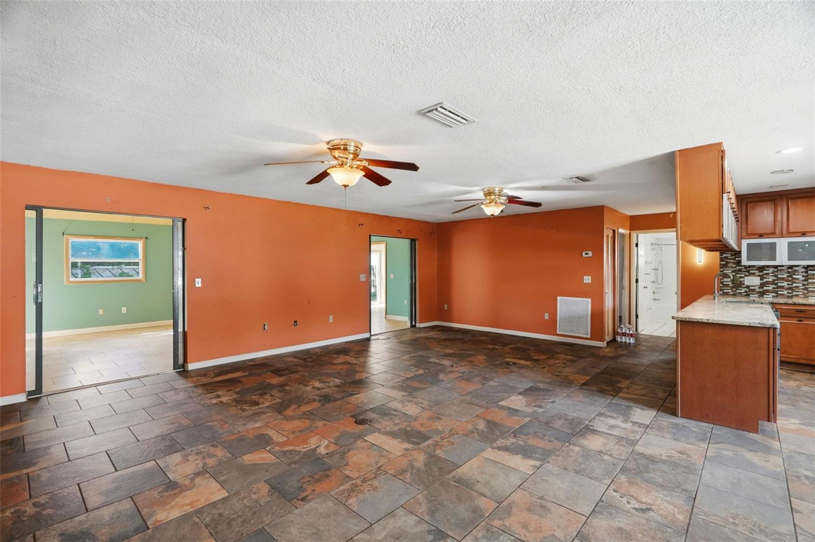 8326 SYLVAN WOODS DR — photo 14