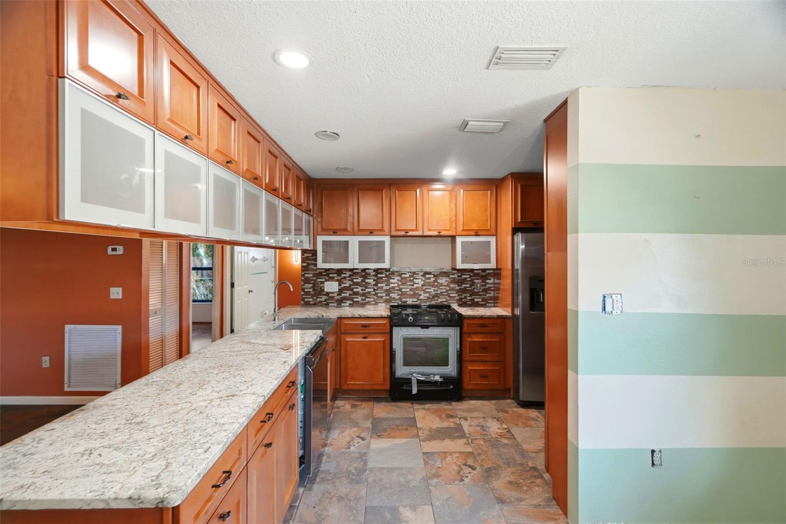 8326 SYLVAN WOODS DR — photo 8