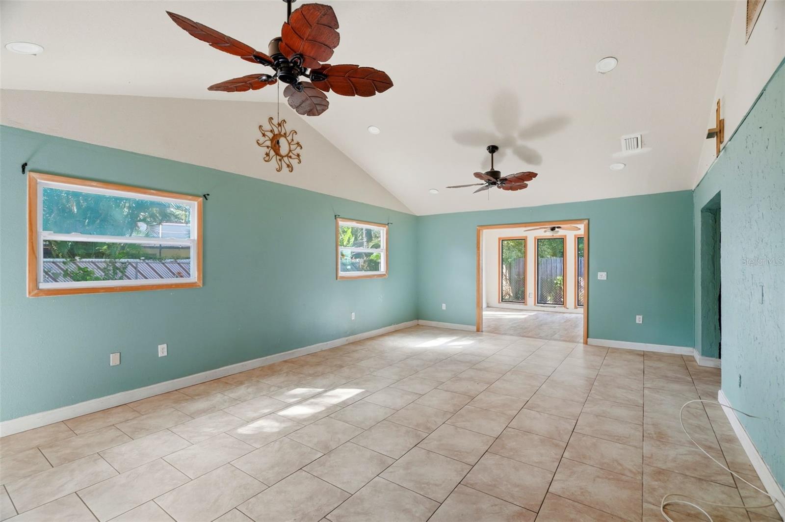 8326 SYLVAN WOODS DR — photo 5