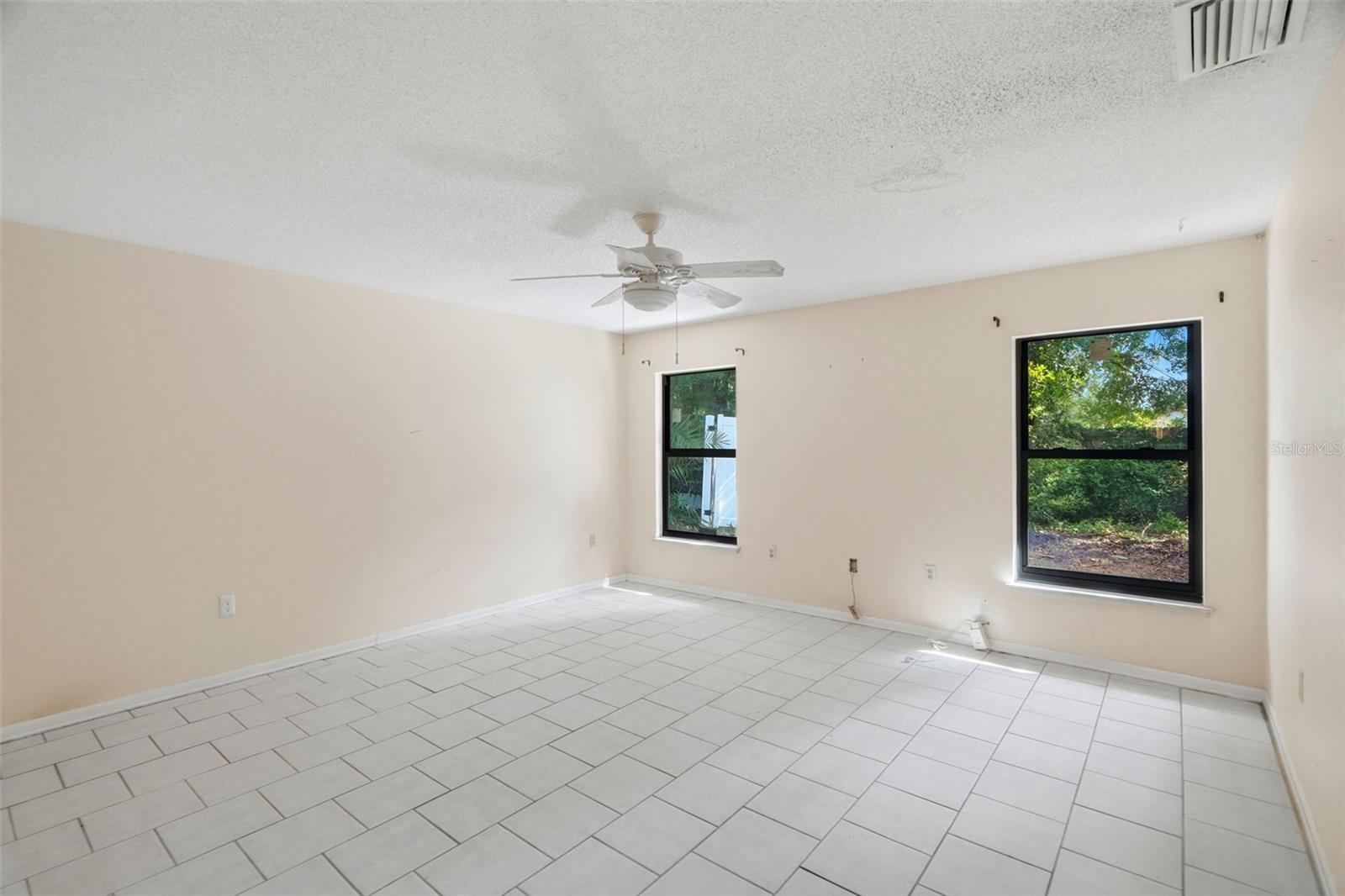 8326 SYLVAN WOODS DR — photo 30