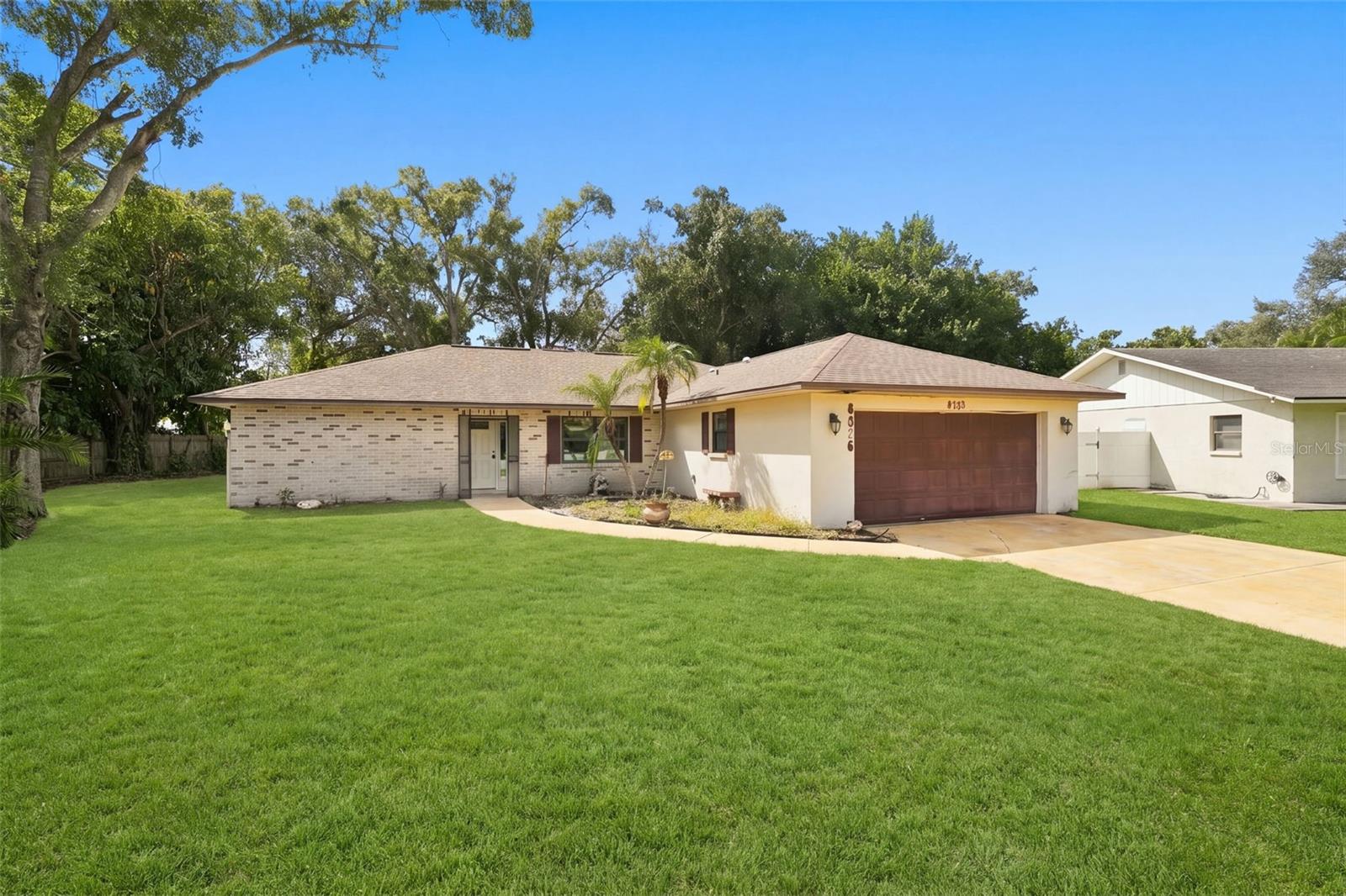 8326 SYLVAN WOODS DR — photo 2