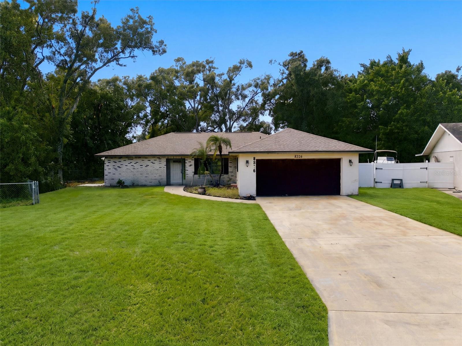 8326 SYLVAN WOODS DR — photo 37