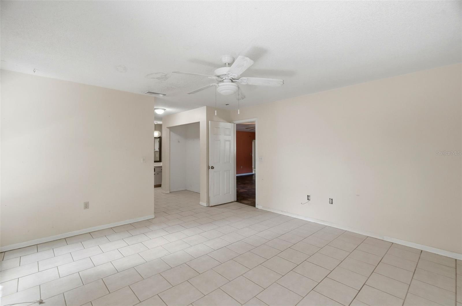 8326 SYLVAN WOODS DR — photo 29
