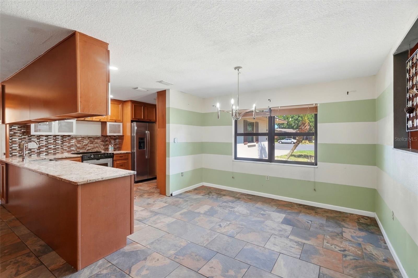 8326 SYLVAN WOODS DR — photo 10