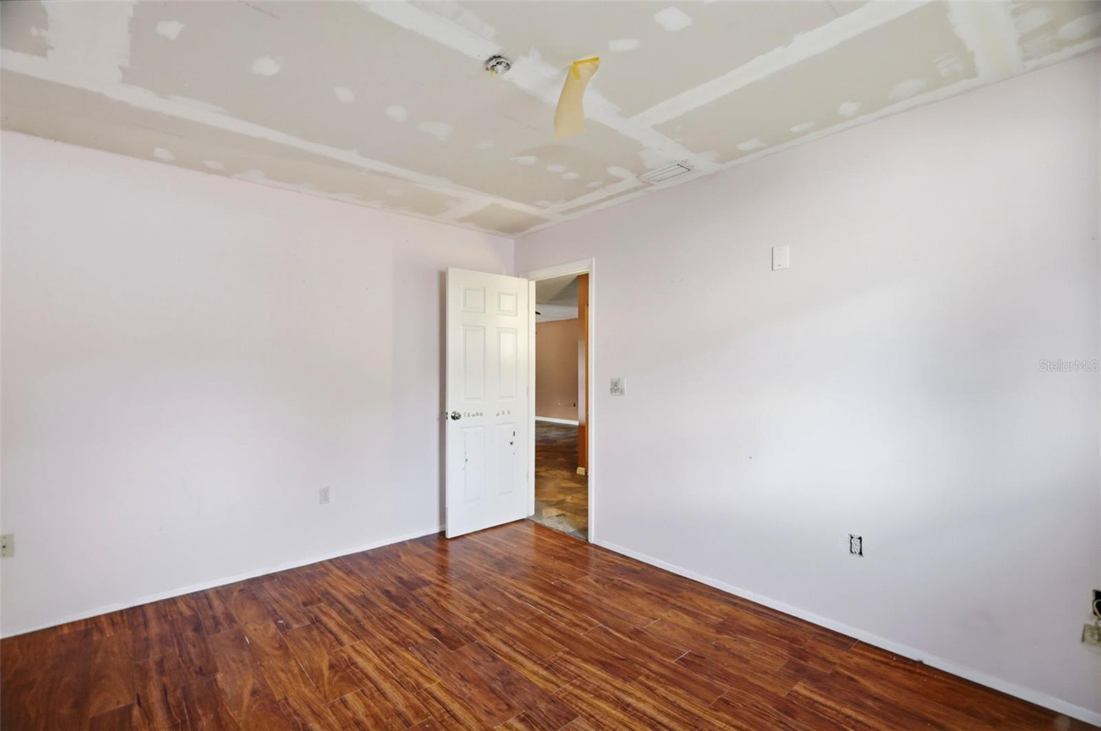 8326 SYLVAN WOODS DR — photo 15