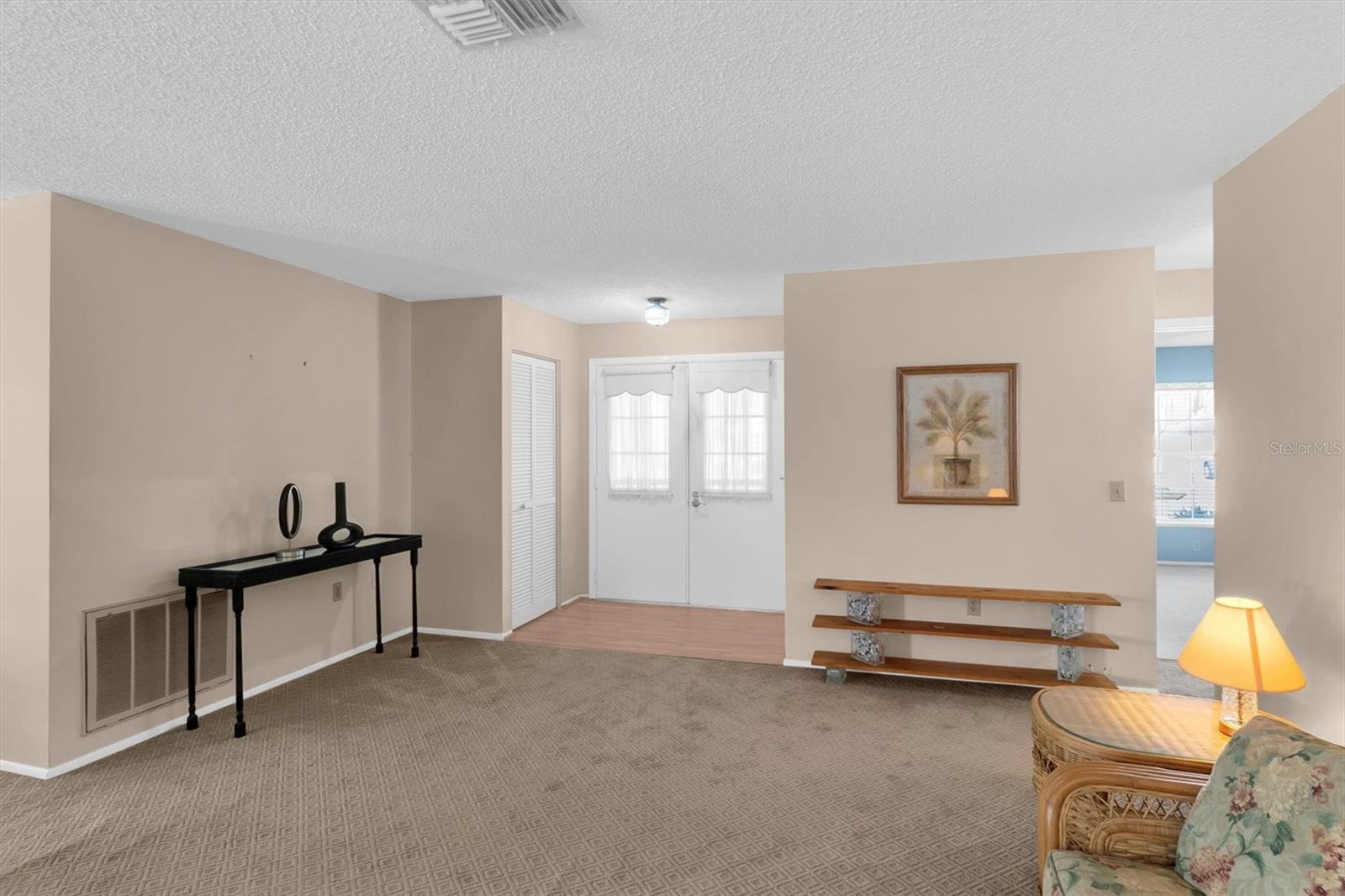 4704 TIBURON DR — photo 6