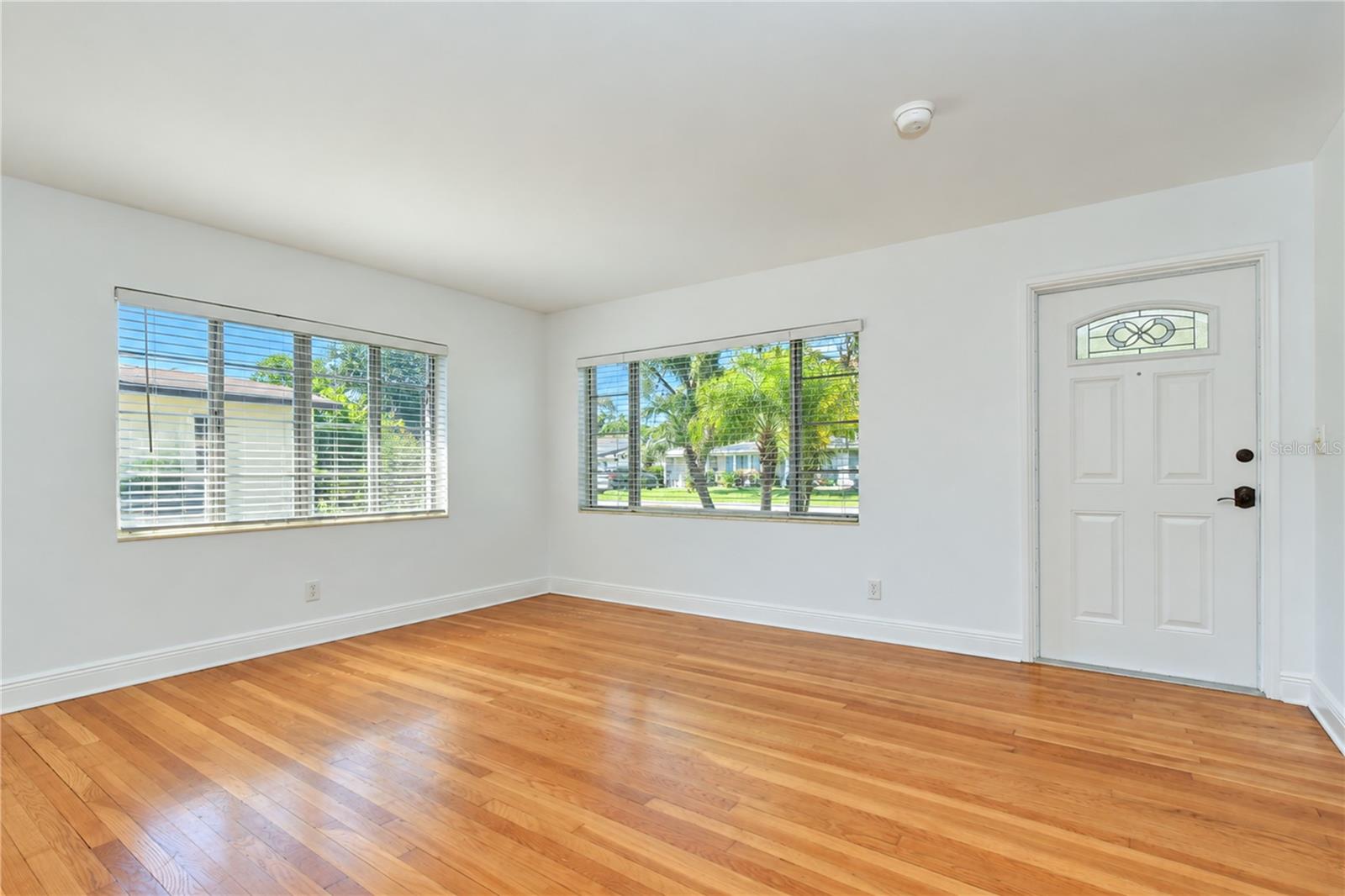 4508 S LOIS AVE — photo 4