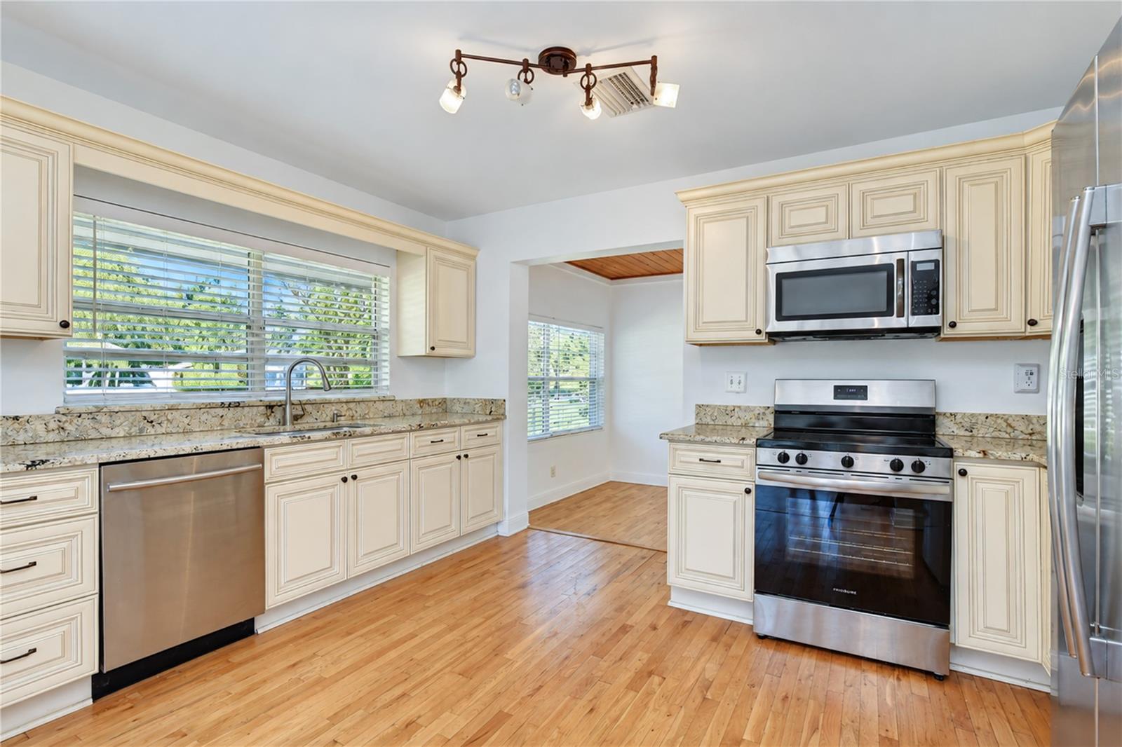 4508 S LOIS AVE — photo 7